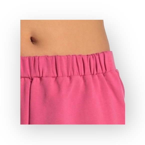 new Love Moschino ☻︎ Logo Zipper Detail Shorts ☻︎ Neon Toggle ☻︎ Fuchsia Pink ☻︎ - Picture 4 of 17